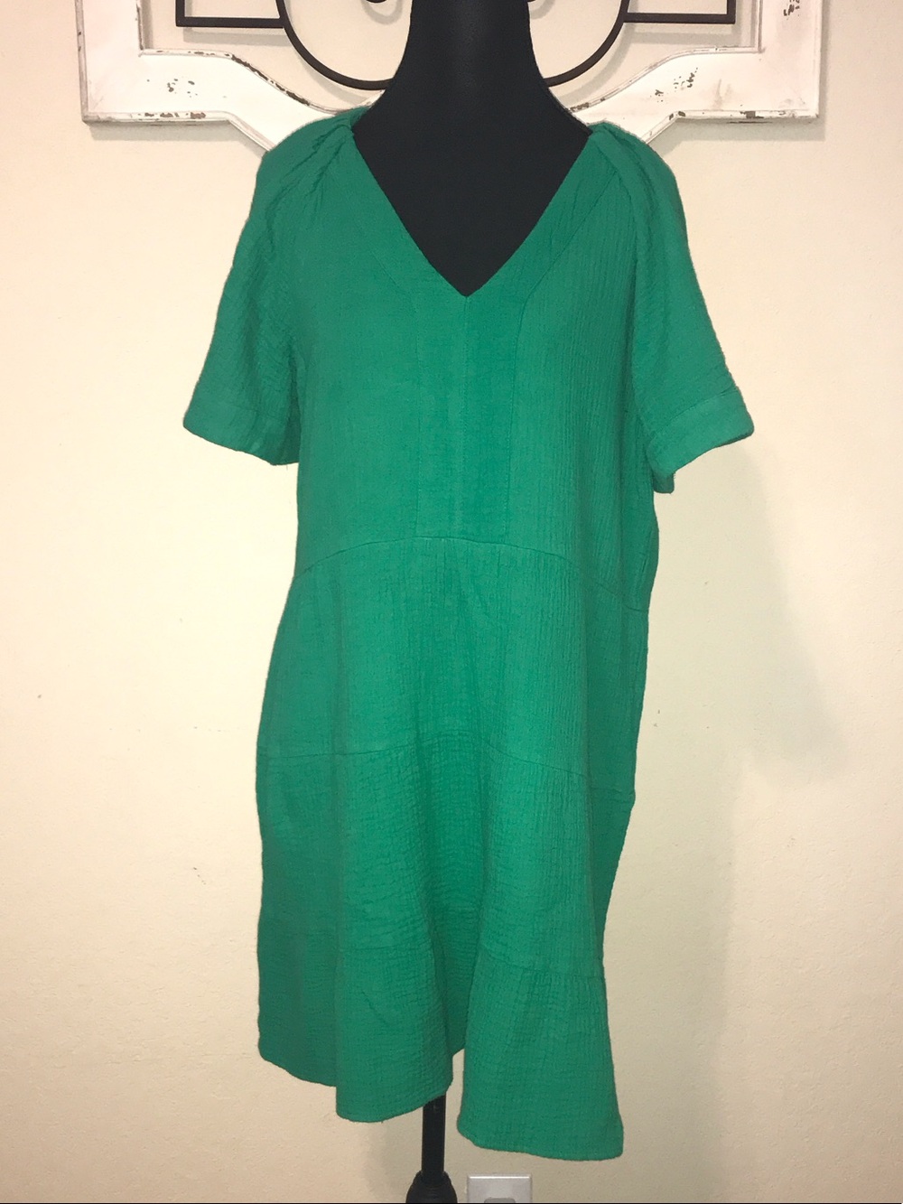 New In Green V-Neck Short Sleeve Dress